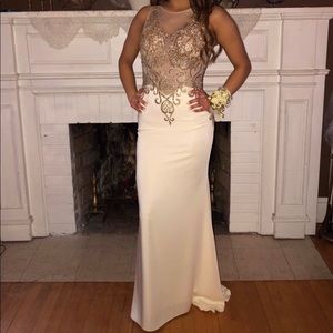 Cream gown with gold Jewels